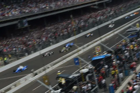 Indy500: Fight for the leading positions