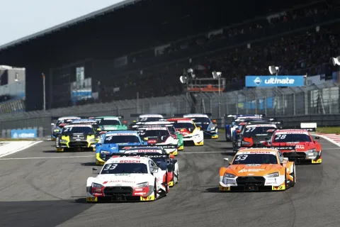 Start of race 1 on Saturday
