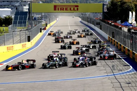 Start of race 2 on sunday