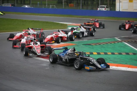 Start of Race 2 on Sunday