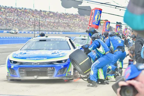 NASCAR Cup Series 2023: Fontana – Photo 2