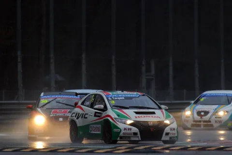 Convincing debut of Gabriele Tarquini at Honda