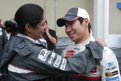 Farewell at Sauber: Monisha Kaltenborn thanks Kamui Kobayashi.