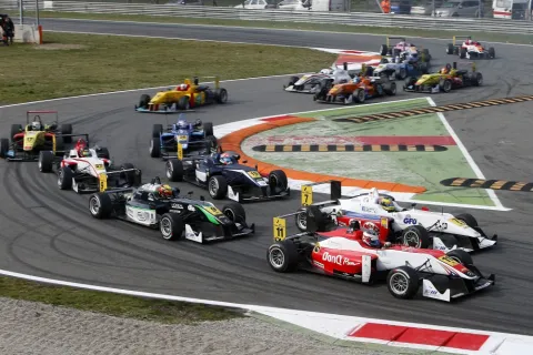Start to race 1 of the new Formula 3 European Championship