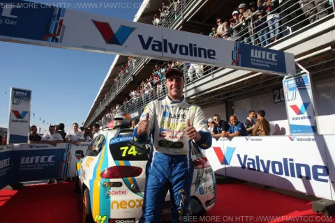 Pepe Oriola wins race 2 - and is youngest ever WTCC winner