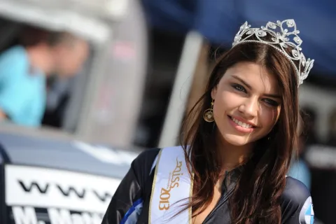 VIP-visitor in the paddock: Miss Slovakia