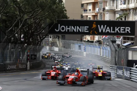 Start of Race 1 - some seconds later everything goes wrong
