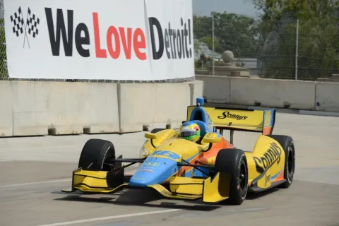 We love Detroit: Mike Conway on the way to race 1 win