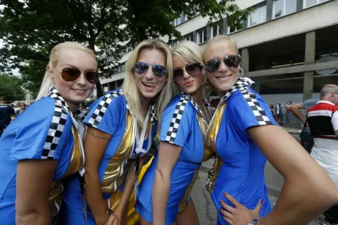 Good mood at the drivers' parade