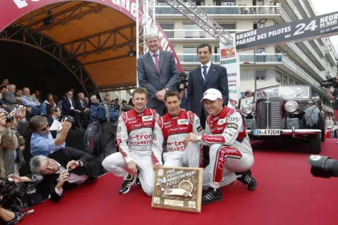 Drivers' parade: Pole sitters Kristensen, McNish and Duval