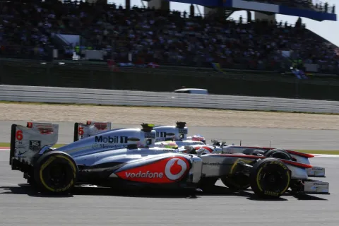 Once again in the fight against one another: Perez and Button