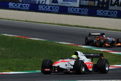 Championship lead narrowly lost: Kimiya Sato