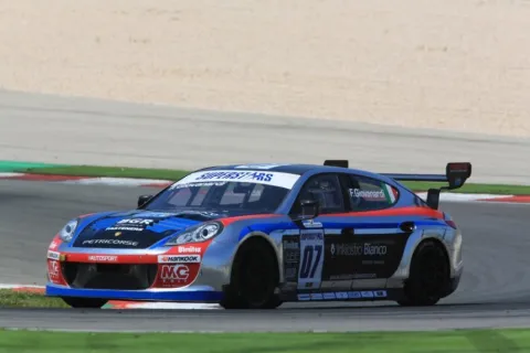Many problems: No finish for the Porsche Panamera of Petri Corse