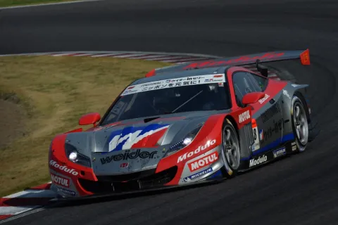 The eventual winner in the Weider Honda HSV-010