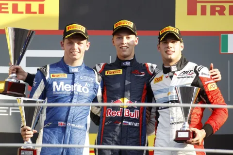 Podium on Saturday: Kvyat wins ahead of Yelloly and Regalia