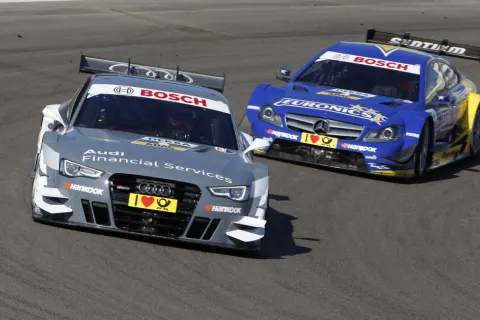 Battle in midfield: Gary Paffett and Filipe Albuquerque
