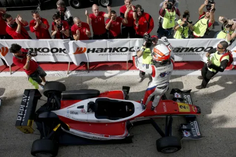Alex Lynn: Victory in race 2