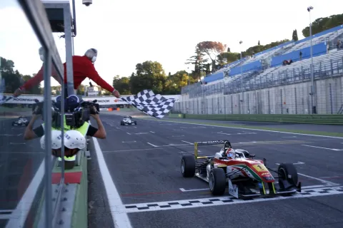 Victory in race 1: Raffaele Marciello
