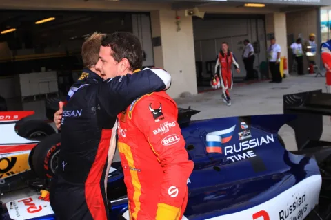 Sam Bird congratulates the new champion Fabio Leimer