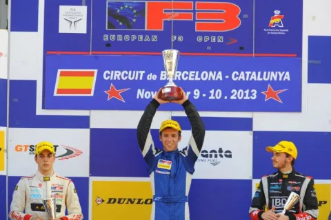 Podium of Race 1: Jones wins ahead of Urrutia and Cognaud