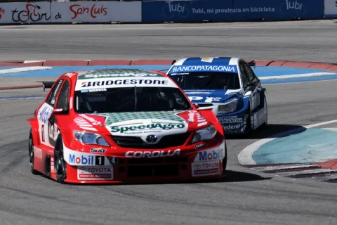 Mariano Werner in Toyota ahead of Agustín Canapino