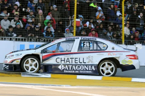 #26 Luciano Farroni – Escudería FE – Peugeot 408 RPE V8 – Argentinian Super TC 2016
