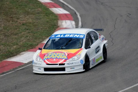#42 Damián Fineschi – Fineschi Racing – Peugeot 408 RPE V8 – Argentinian Super TC 2012