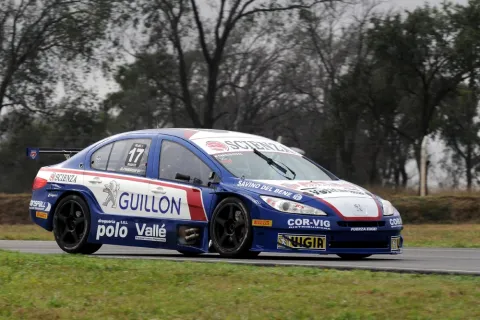 #17 Damián Fineschi – Escudería FE – Peugeot 408 RPE V8 – Argentinian Super TC 2014