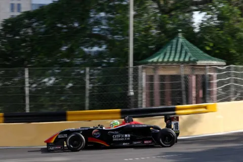 #18 Alexander Sims – Räikkönen Robertson Racing – Dallara F308 - AMG Mercedes – Formula 3 Macau Grand Prix 2009