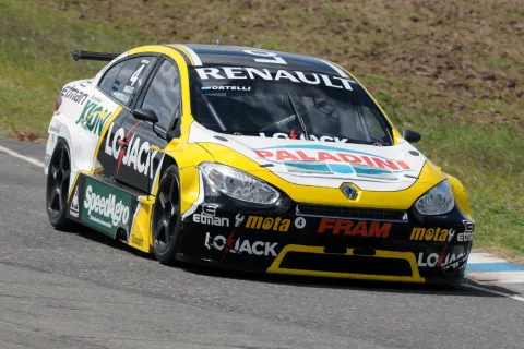 #4 Guillermo Ortelli – Ambrogio Racing – Renault Fluence RPE V8 – Argentinian Super TC 2014