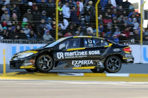#12 Christian Ledesma – Ambrogio Racing – Renault Fluence II RPE V8 – Argentinian Super TC 2016