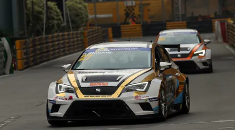 #27 Robb Holland – Roadstar Racing Team – Seat Leon Cup Racer TCR – TCR International Series 2015