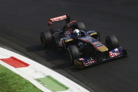 #18 Sebastien Buemi – Scuderia Toro Rosso – Toro Rosso STR6 - Ferrari – FIA Formula 1 World Championship 2011