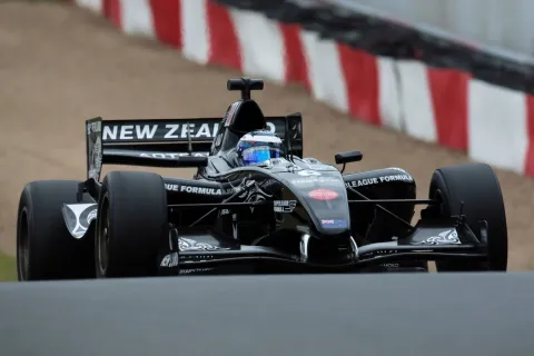#6 Chris van der Drift – SF Team New Zealand (AtechReid GP) – Panoz DP09B - Menard – Superleague Formula 2011