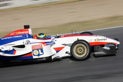 #69 Sebastien Bourdais – SF Team Olympique Lyonnais (LRS Formula) – Panoz DP09B - Menard – Superleague Formula 2010