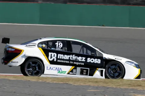 #19 Christian Ledesma – Sport Team – Renault Fluence II RPE V8 – Argentinian Super TC 2015