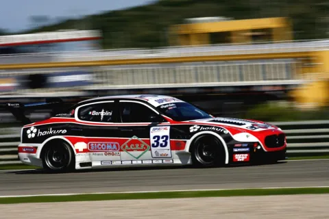 #46/33 Andrea Bertolini – Swiss Team – Maserati Quattroporte – International Superstars Series 2011
