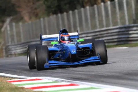 #5 Andrea Roda – Virtuosi Racing – Lola B05/52 - Zytek (2013)