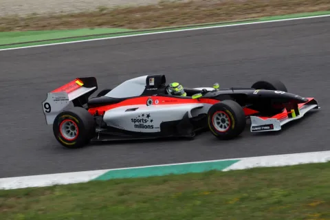 #9 Tamás Pál Kiss – Zele Racing – Lola B05/52 - Zytek (2013) – Auto GP 2013